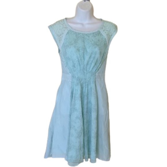 Baby Blue Lace Overlay Fit and Flare Dress Size 0 - Picture 1 of 4